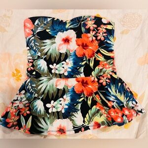 Flowery Express peplum top- very good condition!